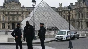 Hoții de la Luvru au furat coroana împărătesei Eugénie. Cum arată bijuteria cu 1.354 de diamante