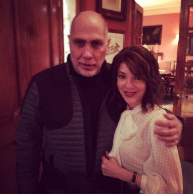 Edith Gonzales înfruntă boala necruţătoare cu zâmbetul pe buze.