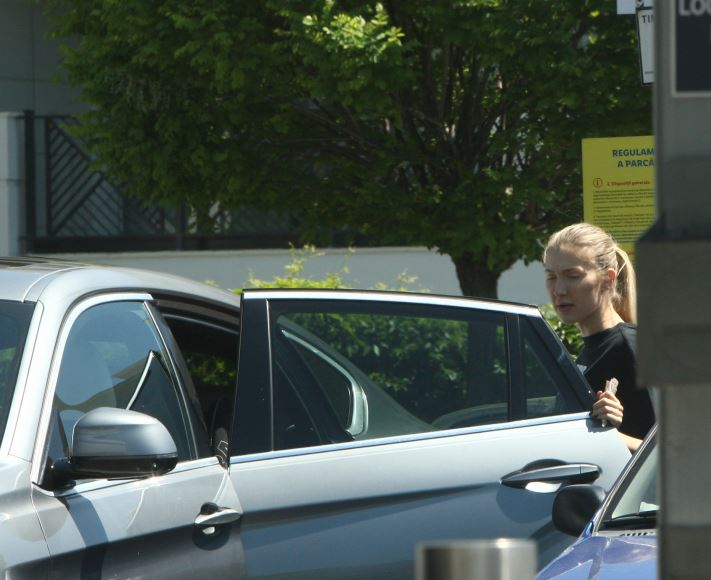 Ioana Marcu, în parcarea unui hypermarket