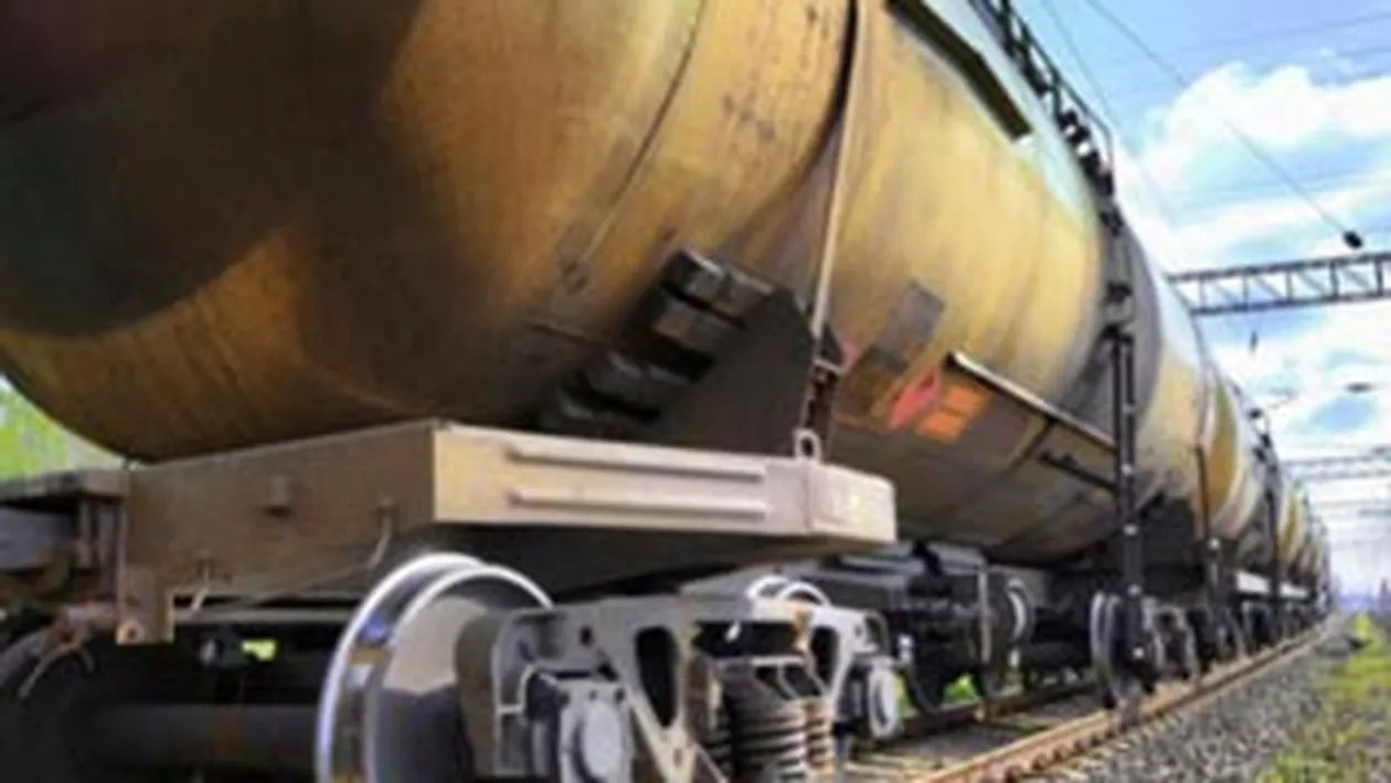 Copil in stare critica, dupa ce s-a electrocutat cand se juca pe un vagon din Statia Socola