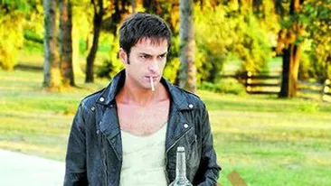 A cazut in patima alcoolului