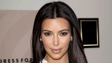 Asta da, schimbare radicală de look! Kim Kardashian a intrat in rândul blondelor! Uite cum arată acum