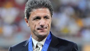 Fostul mare fotbalist al României Gică Popescu are coronavirus. Care este starea lui de sănătate