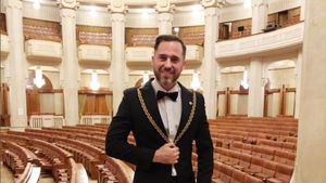 Cine este femeia celebră cu care s-a iubit Dinu Maxer, înainte să se însoare cu Deea. Au fost împreună 8 ani și se pregăteau de nuntă