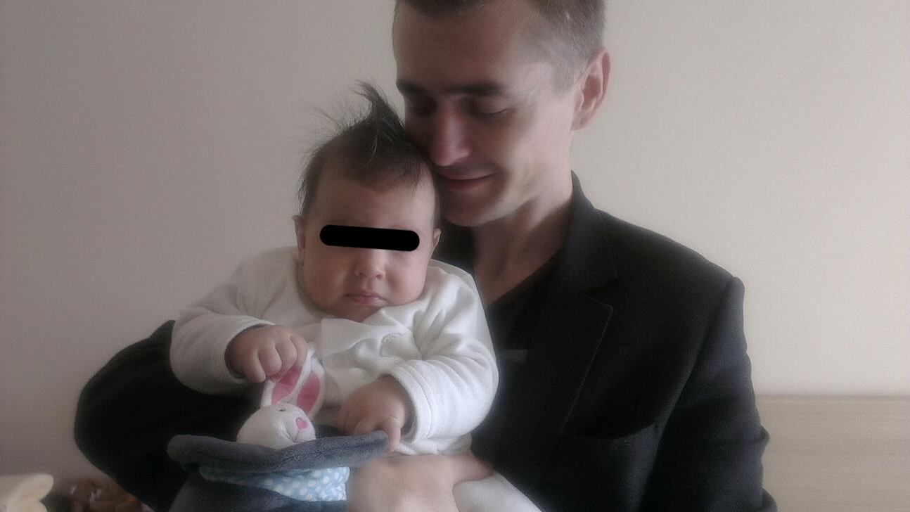 Mentalistul Cristian Gog, un tatic implinit! Fiul sau ii mosteneste talentul! La patru luni, Lucas scoate iepurele din palarie!