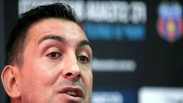 La un pahar de vin servit cu stil! Imagini fabuloase cu Ilie Dumitrescu pe plaja la Mamaia!