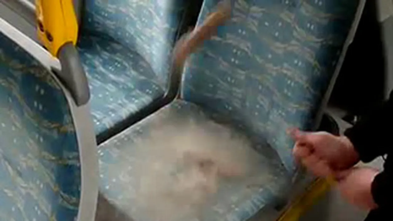 Video incredibil! Uite cat de jegoase sunt autobuzele din Bucuresti - Dupa ce vezi asta nu o sa te mai bati pe scaune cu pensionarele