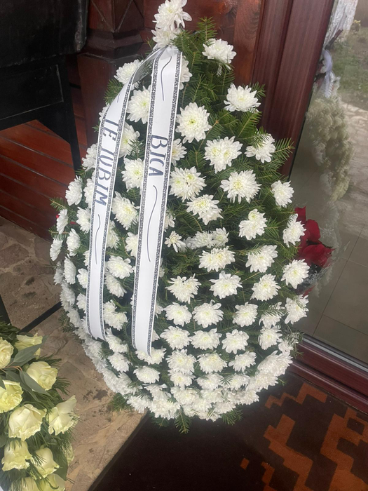 Ce a apărut la căpătâiul Marilenei, mama Mihaelei Rădulescu? Imagini tulburătoare de la priveghi