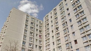 Un copil de doi ani a supraviețuit unei căzături de la etajul 9. Totul s-a întâmplat la Paris