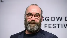 Actorul care a trecut de la dormit în cort la roluri de succes este de nerecunoscut în 2026. L-ai văzut în „Game of Thrones”