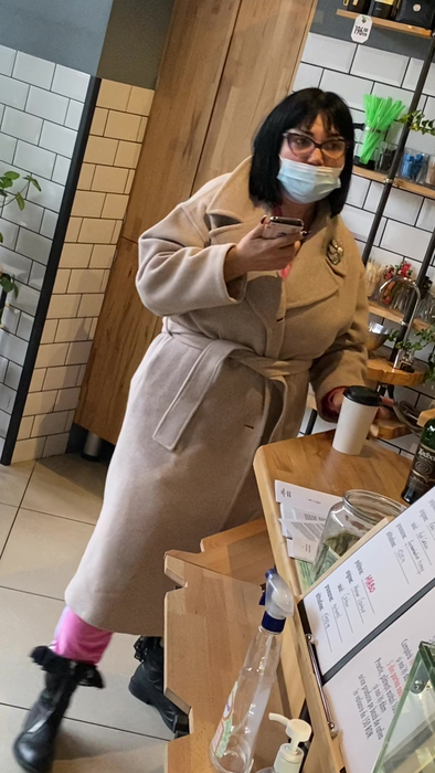 Ozana Barabancea a oprit să-și cumpere o prăjitură și o cafea, în drum spre sala de fitness