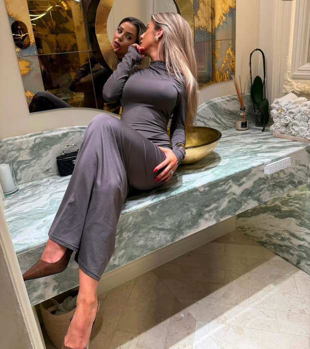Povestea româncei care e plătită lunar să fie soție de milionar. Totul a început cu un mesaj pe Instagram: “A fost un risc”