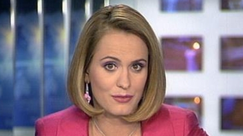 Asa nu te asteptai să o vezi vreodată! Andreea Esca, in costum de baie intr-o baie de spumă, alături de fiica ei