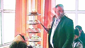 Tort de sase etaje la ziua lui Bercea Mondialu