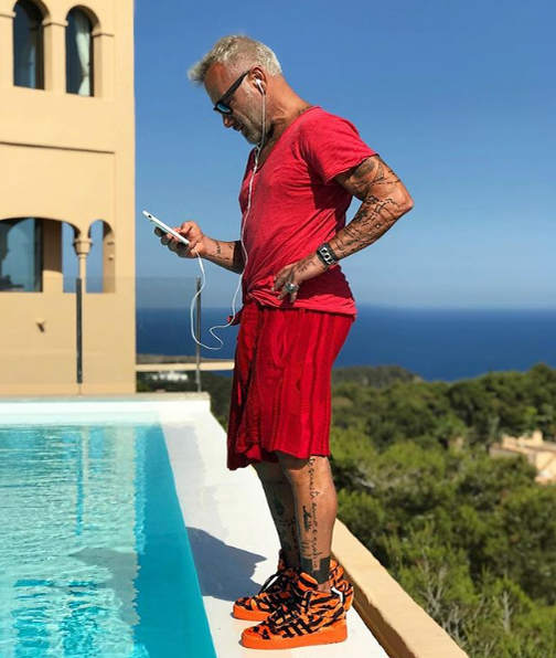 Gianluca Vacchi, la piscină