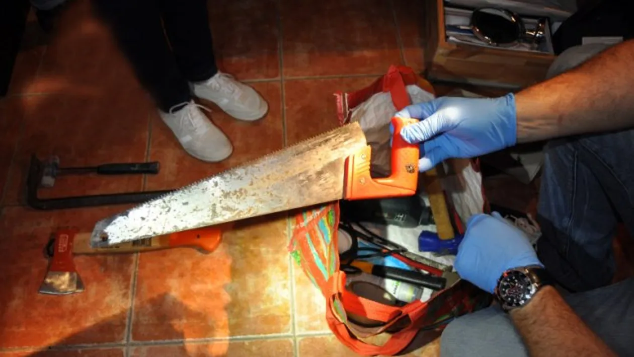 Cât de macabru! Si-a ucis fratele si l-a tinut in frigider timp de un an! Vezi de ce a recurs un criminal la acest gest