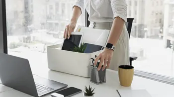 Peste 3.000 de angajați dați afară din administrația locală într-un județ din România