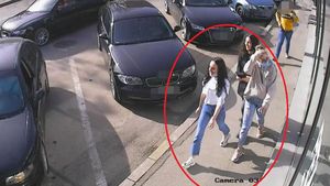 3 tinere din Argeș au găsit o borsetă cu peste 13.000 de euro și au păstrat-o. Gestul făcut după ce și-au văzut pozele pe Internet