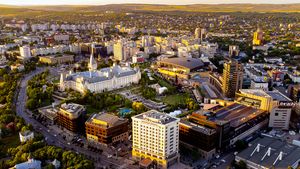 Singurul oraș mare din România în care prețurile locuințelor au rămas sub 2.000 de euro/mp. Unde sunt cele mai scumpe