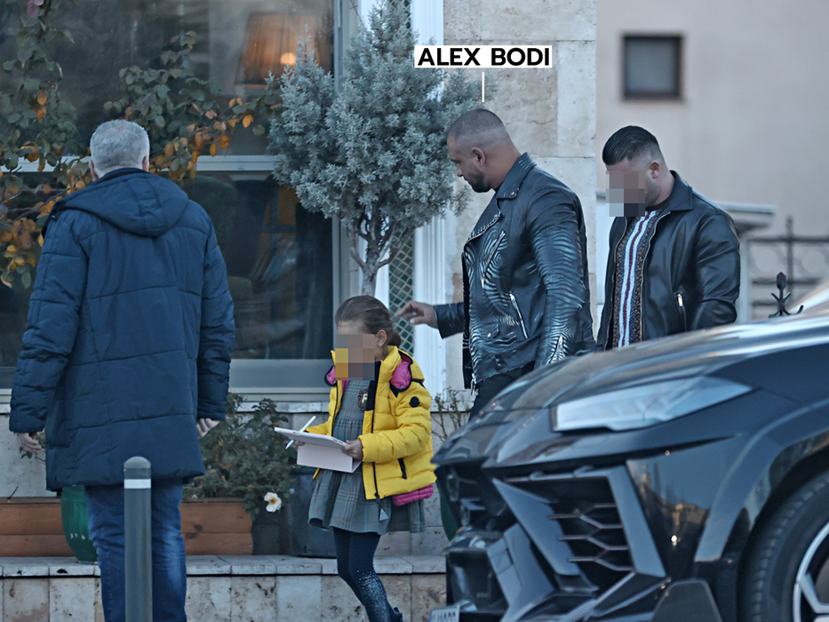 Alex Bodi o drăgălește pe fetița lui (Foto: CANCAN.RO)