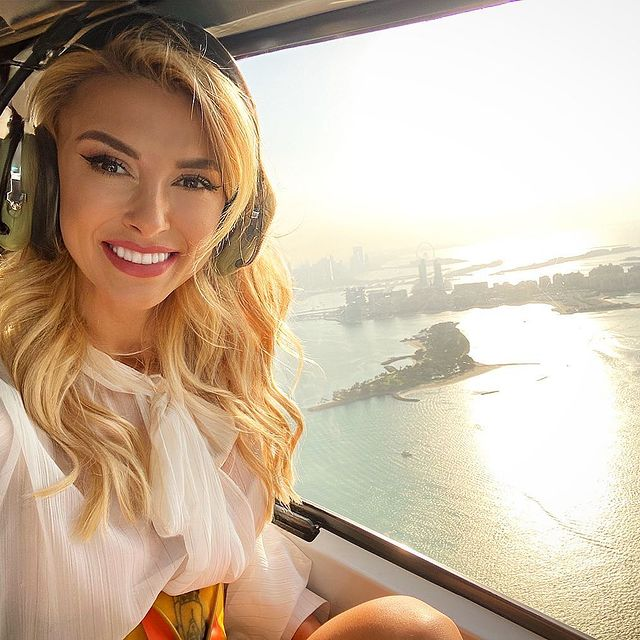 CANCAN.RO a găsit-o pe străzile din Dubai pe Andreea Bălan! Cu cine își petrece timpul jumătatea blondă a trupei ”Andre”