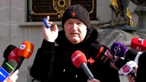 Explicația lui Gigi Becali. De ce a fost surprins plângând într-o biserică