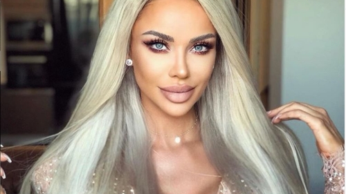 Surpriză mare! Bianca Drăgușanu a îmbrăcat rochia de mireasă. „Gata, e perfect! Totul e perfect”