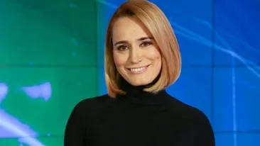 Primul jurnal Știrile Pro TV prezentat de Andreea Esca pe 1 decembrie 1995. Detaliul ciudat observat în aceste imagini