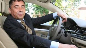 A început ”împărţeala” averii fostului acţionar al lui Dinamo. Sefor al lu’ Duduianu a ”moştenit” Bentley-ul de 300.000 E al lui Vasile Turcu!