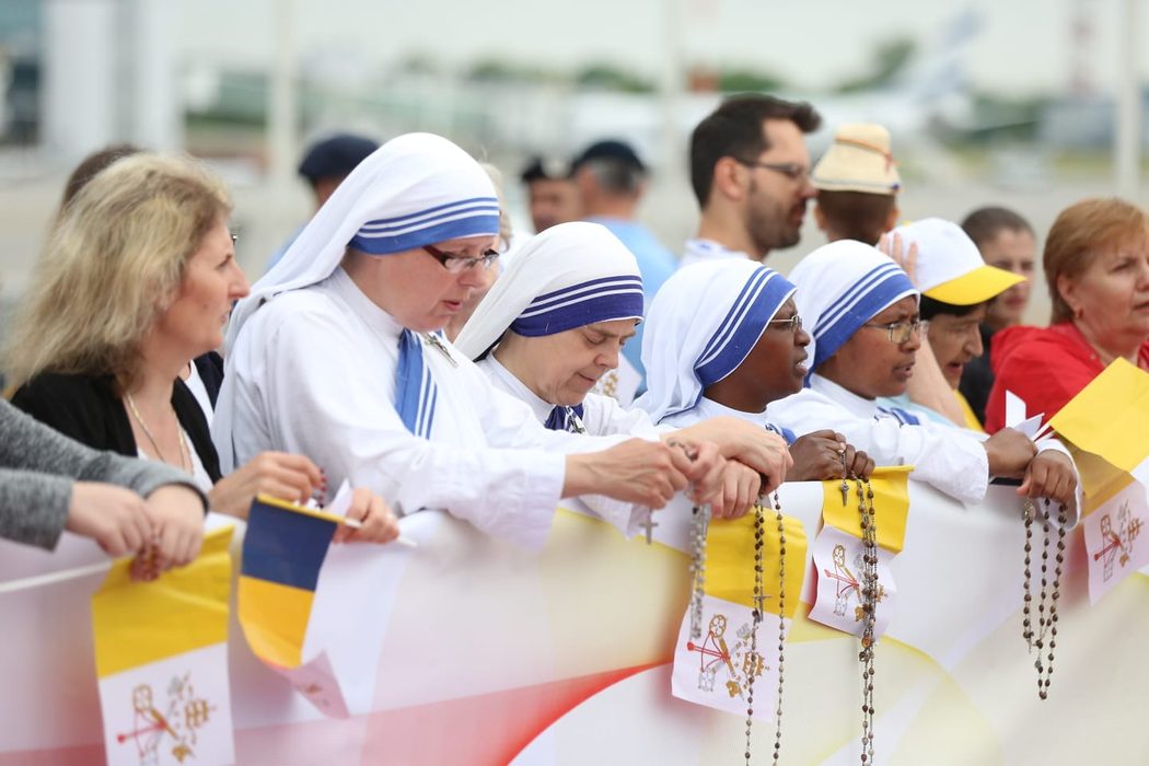 Papa Francisc este în România! Imagini super-exclusive + informații în premieră