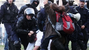Violente şi gaze lacrimogene la mitingul pentru Unire din Capitală