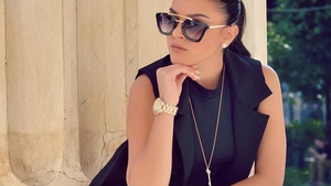 CARMEN MINUNE a apărut aşa, după ce a negat că şi-a pus silicoane!