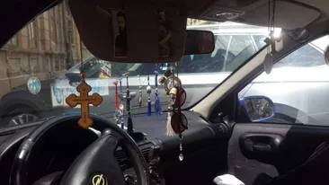 Amenzi usturătoare pentru șoferii care au obiecte agățate pe parbriz