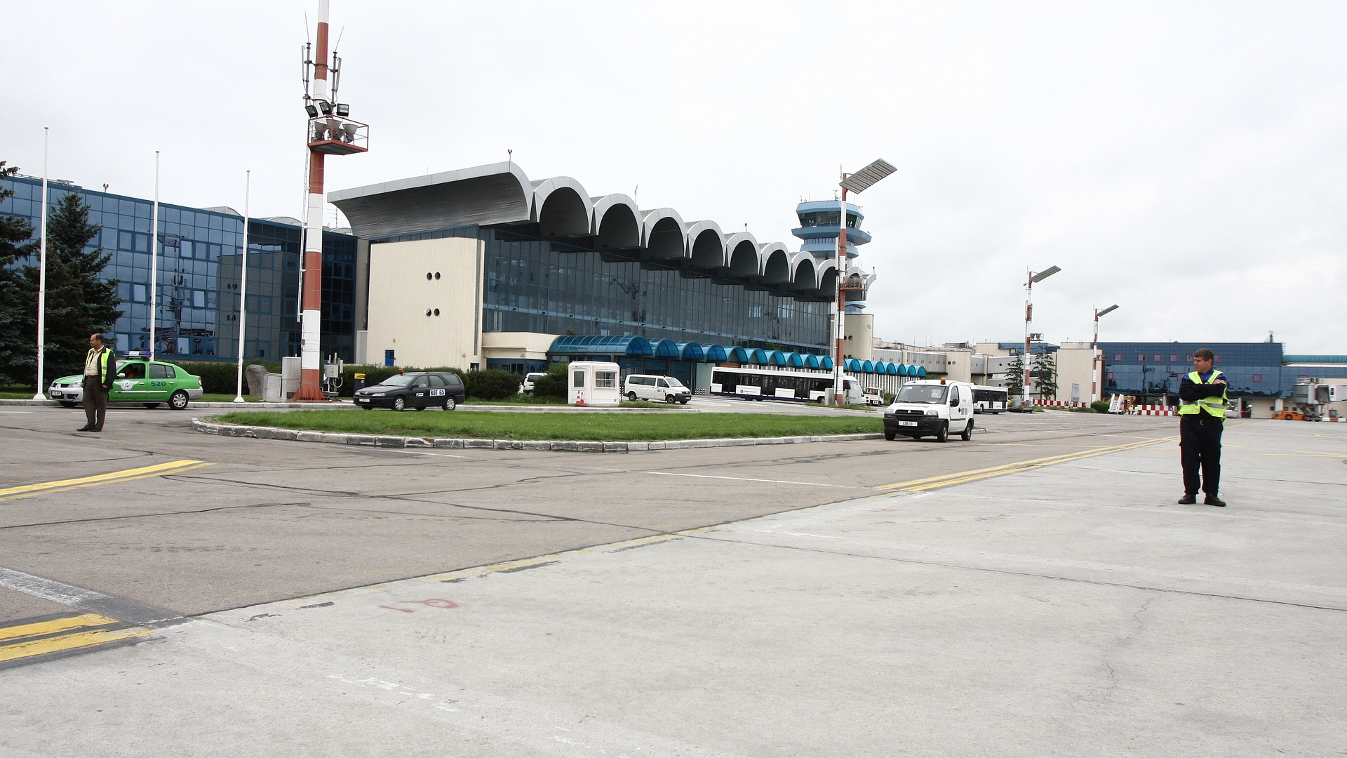 Incident halucinant pe aeroport! Un cetatean italian sustine ca a fost dezbracat si umilit, dintr-un motiv incredibil!