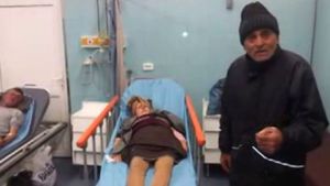 SOCANT! O batrana canta ZI si NOAPTE o melodie populara si NU SE POATE OPRI! Medicii nu stiu ce s-a intamplat cu ea