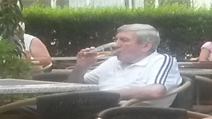 Sueta la o bere cu omul care l-a marcat pe Pele. Cum a fost filmat, la 73 de ani, unul dintre cei buni fundasi ai Romaniei