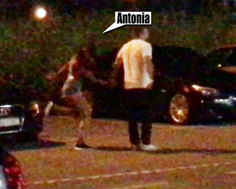Antonia, de mână cu un bărbat care nu este Alex Velea