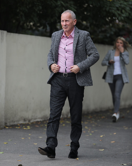 Fostul patron al companiei de cablu "Astral" se îndreaptă spre locul unde are treabă