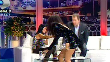 VIDEO Nu te-ai fi gandit niciodata ca gramatica limbii romane poate provoca astfel de reactii! Agnes i-a aruncat un pahar de apa in fata Andreei Bododel!