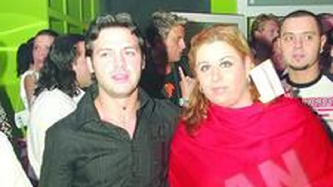 Oana Roman si Cornel Pasat au dat startul la striptease