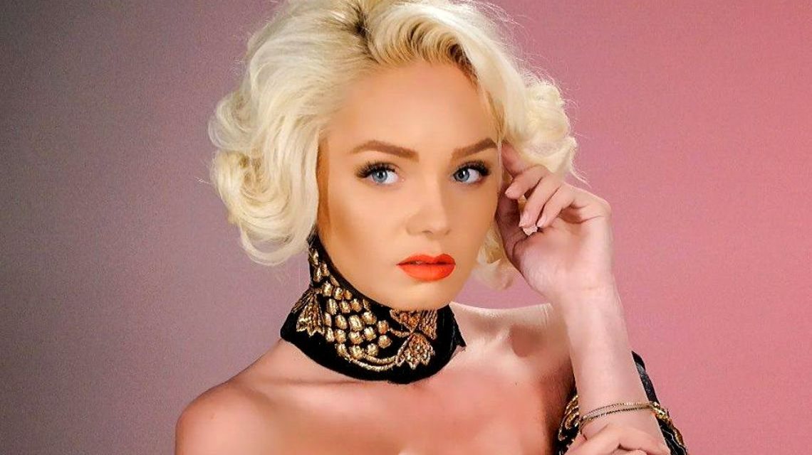 Maria Constantin le-a dat fanilor de gândit, după ce s-a afișat într-o emisiune TV cu o burtică ”suspectă”