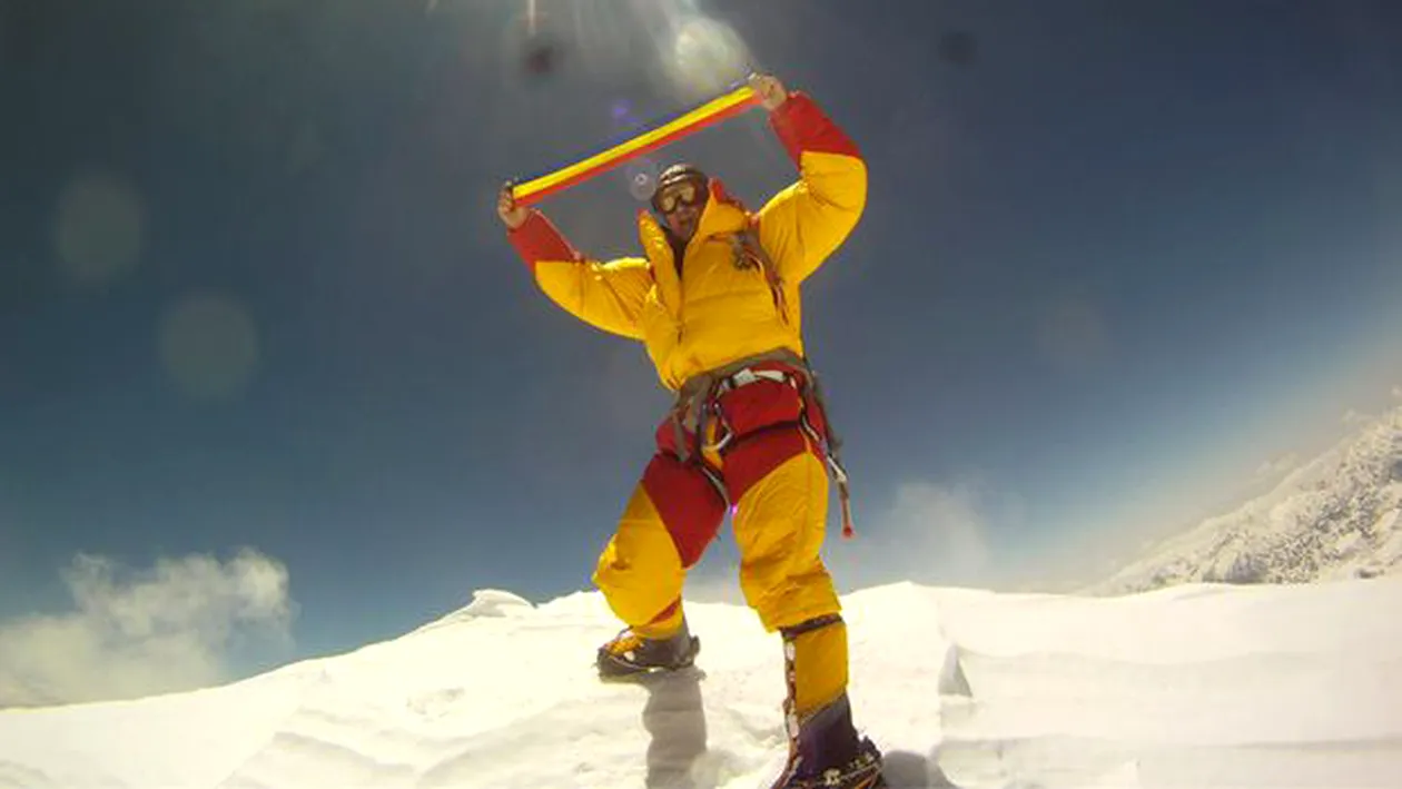 Alpinistul român Horia Colibăşanu a cucerit Everestul fără masca de oxigen!