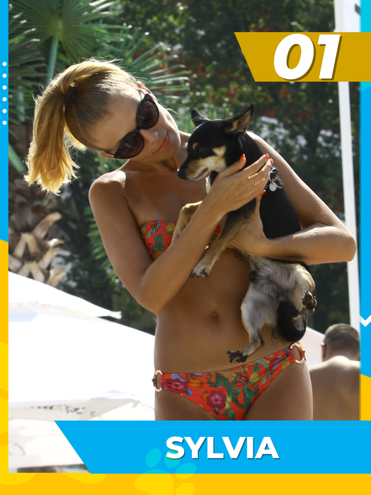 Top 25 dive cu prietenii necuvântători la plajă! Care e cea mai sexoasă dintre Bianca Drăgușanu, Crina Abrudan sau Lora?