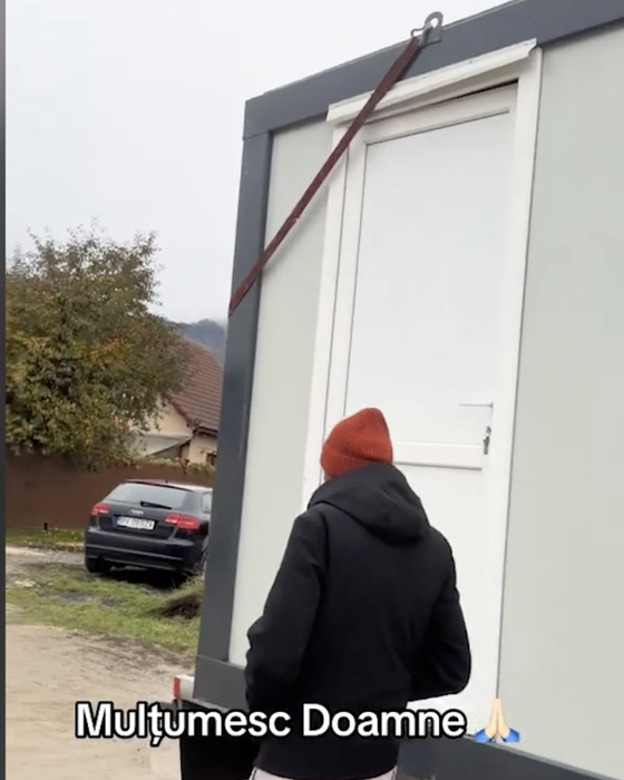 Tzancă Uraganu a făcut un gest cum rar se vede! O familie nevoiașă a primit o casă complet utilată