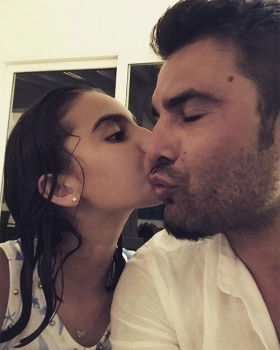 Adrian Mutu petrece în Republica Dominicană. S-a întâlnit cu Adriana şi Maya, fetele pe care le are din relaţia cu Consuelo
