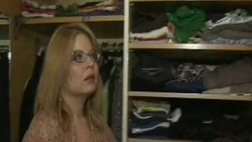 Are haine sa imbrace cel putin 10 femei, cu masuri intre 27 si 44, in fiecare zi, timp de jumatate de an! Garderoba Catincai Roman este de invidiat!