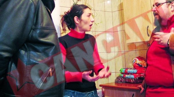 Mama perversa, vanduta de logodnica amantului secret