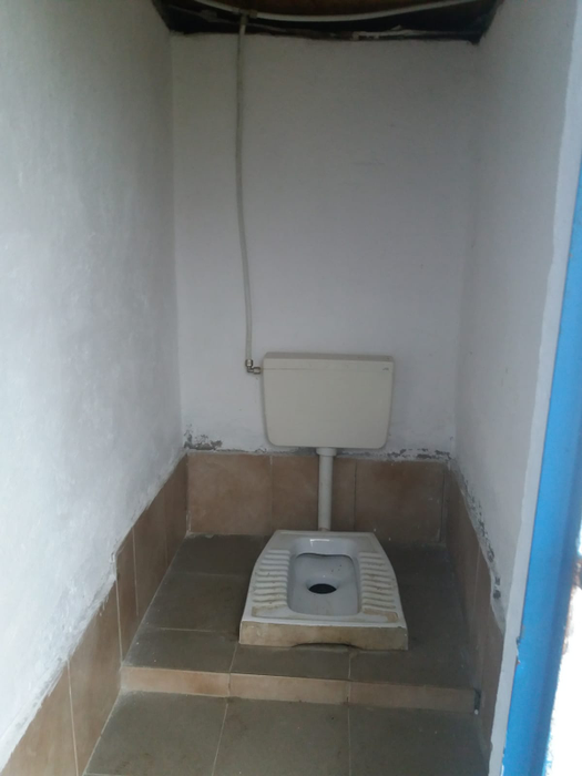 Toaletele nu au apă curentă
