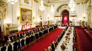 Angajații Palatului Buckingham, scandal monstru la o petrecere cu tematică de Crăciun. Poliția a intervenit de urgență!