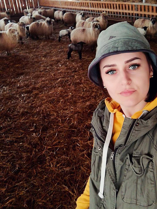 Valeria este considerată cea mai sexy ciobăniță